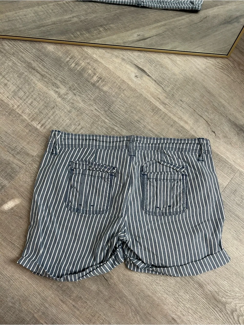 Vintage Y2K Abercrombie & Fitch Blue Pinstripe Low Rise Cuffed Shorts Size 0